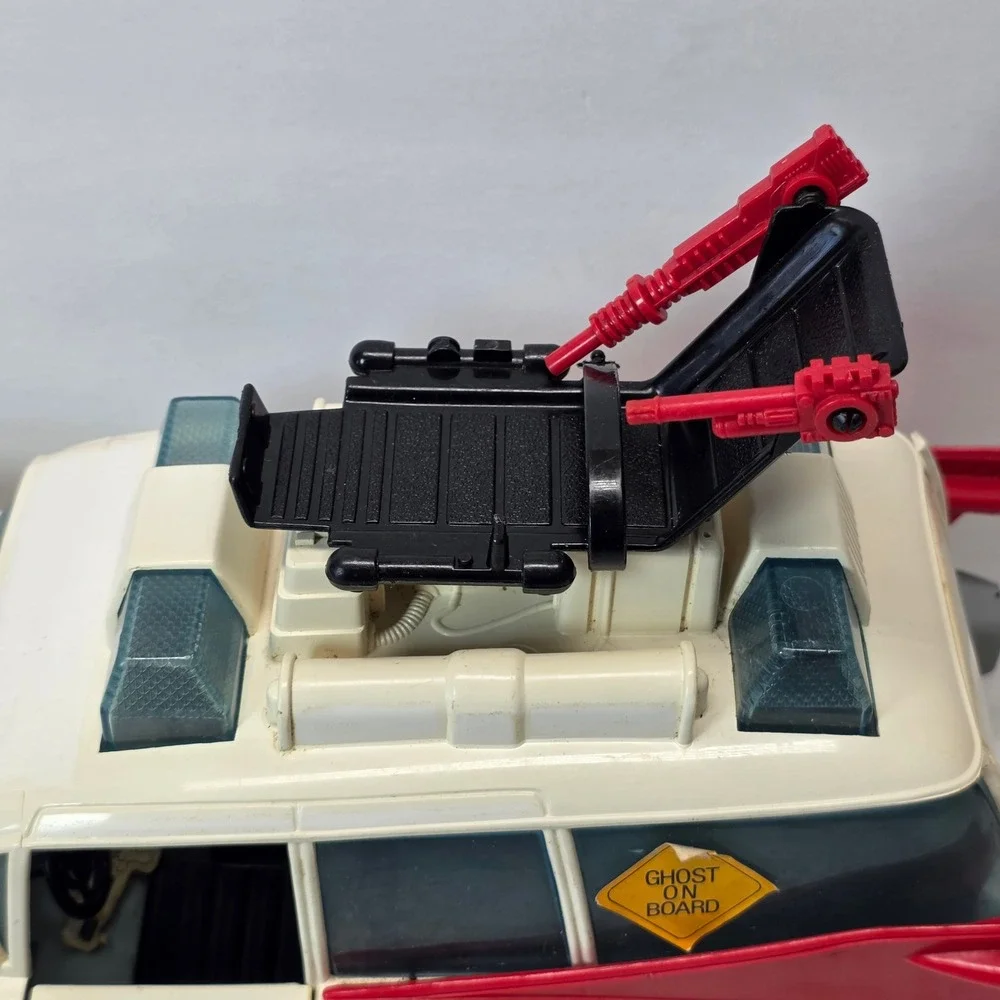Vintage 1984 Kenner The‎ Real Ghostbusters ECTO-1 Vehicle With Hook And Top Seat